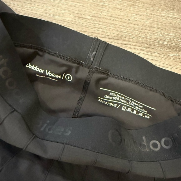 Outdoor Voices 4” Sport Skort Black Pleated Athletic Skirt - Picture 3 of 3